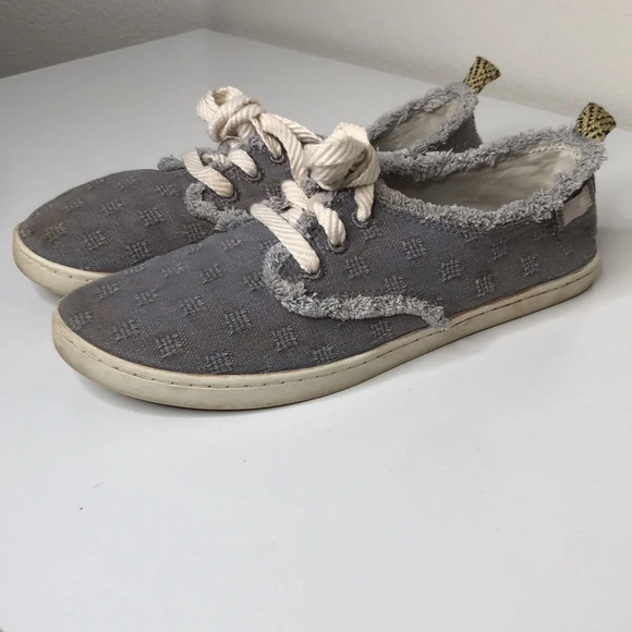 Sanuk Sneakers Women’s Size 7 Fabric Sneakers Gray Lace Up Raw Trim Casual Comfy - Picture 2 of 10